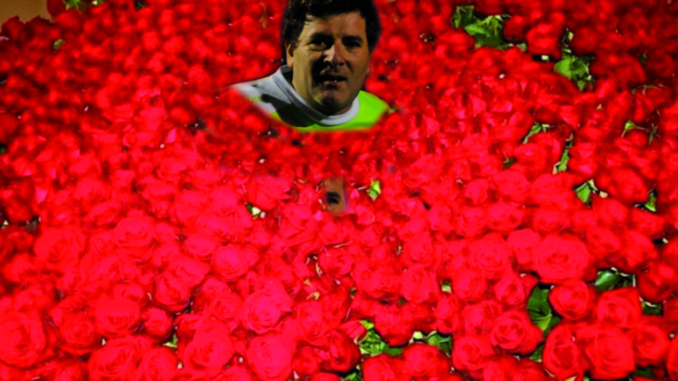 Scuola calcio over 40: settecento rose rosse in dono al presidente Sersao. Sospetti su Van Bonfanten