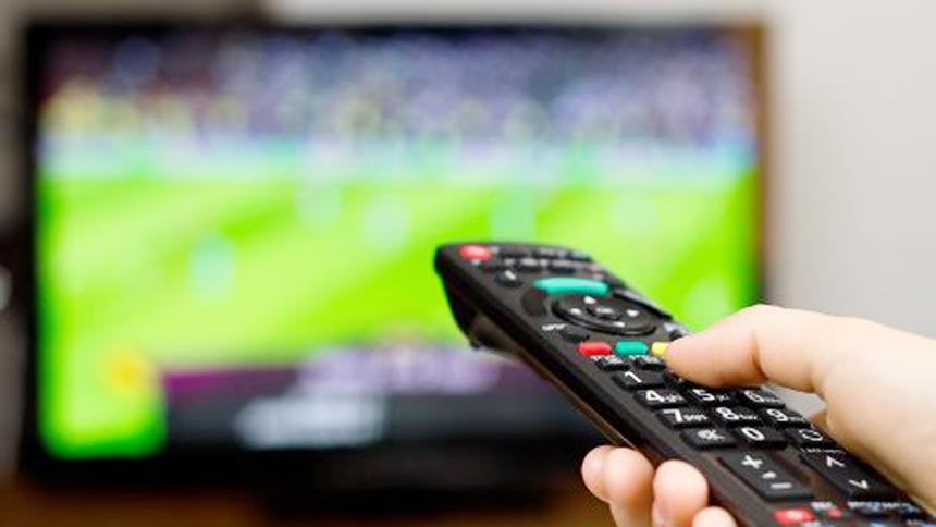 Calcio in tv, tutti gli appuntamenti del 22, 23, 24 e 25 maggio. Si parte con la B, si chiude con il derby di Roma