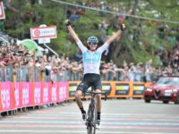 La meraviglia del ciclismo, oggi al Giro Chris Froome ha trionfato come Coppi e Pantani. E noi davanti al televisore abbiamo pedalato con lui