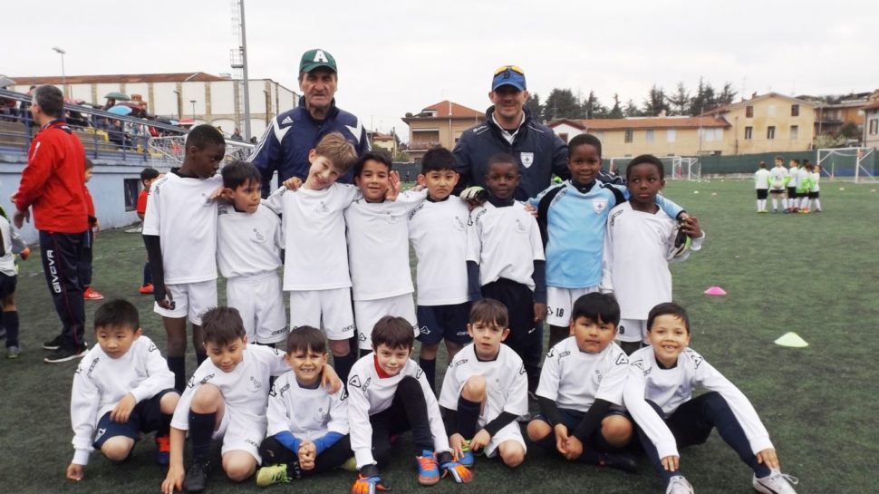 Fiorente Colognola scuola calcio arcobaleno  Gibellini: “Il nostro quartiere ha meno bambini e le provenienze sono da ogni parte del mondo”