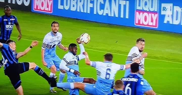 L’analisi. La Lazio usa le maniere forti, Banti non all’altezza e Atalanta ko