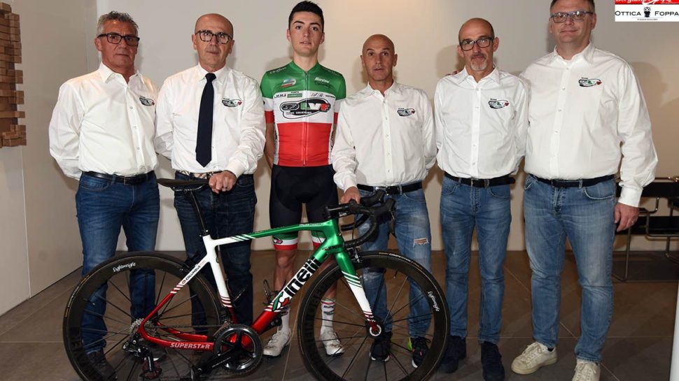 Ciclismo, il tricolore Garofoli e tanti giovani per la nuova stagione del Team LVF