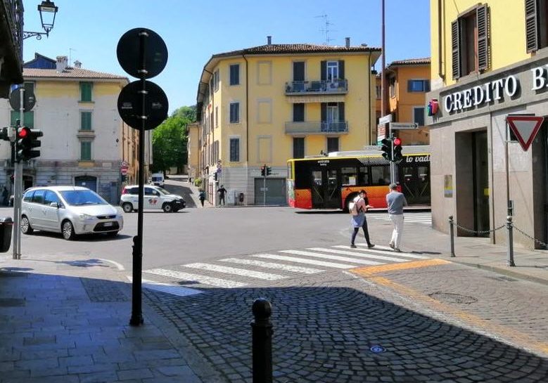 Bergamo, via Santa Caterina. Come è bella la mia strada che ritorna a vivere