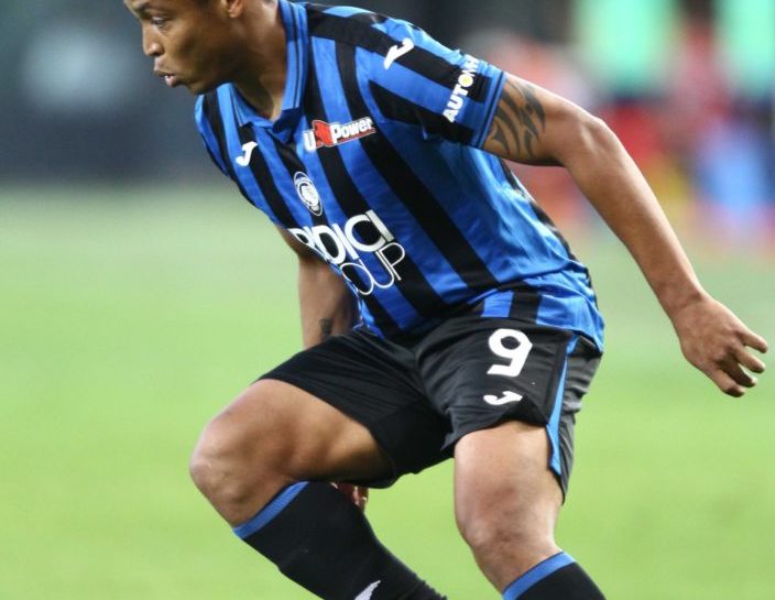 Muriel, a Cagliari la vittoria è di rigore. 100 gol in stagione, -1 dall’Inter terza