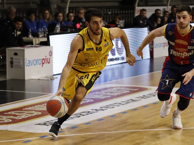 Ruben Zugno rinnova con il Bergamo Basket: “Faremo divertire i tifosi bergamaschi”