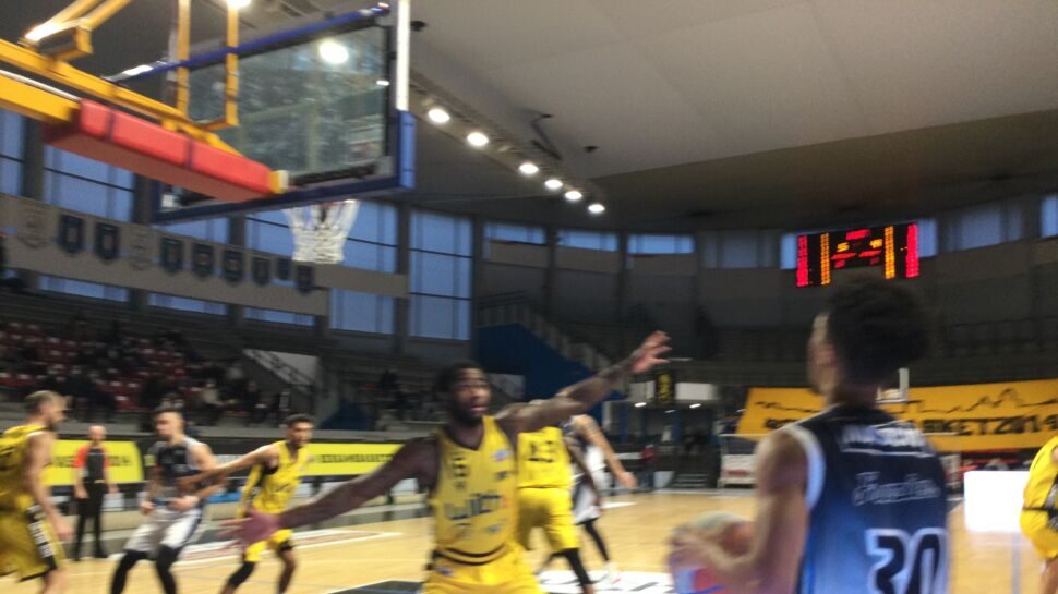 Basket, il derby è ancora di Treviglio che batte Bergamo 76-73