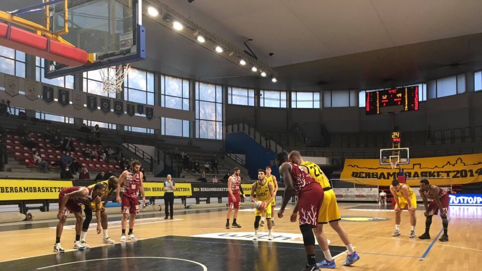 Bergamo Basket penalizzata dagli arbitri nella sconfitta contro Trapani