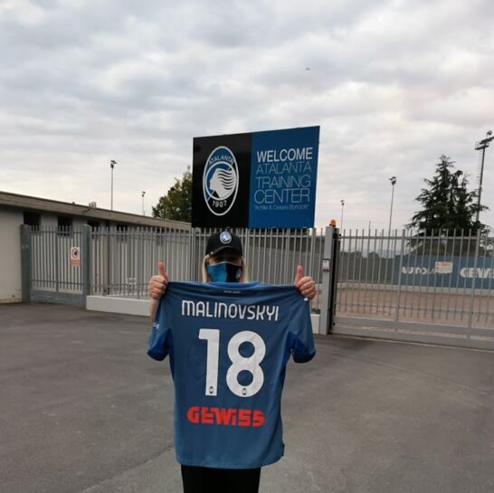 Malinovskyi, cuore d’oro: regala la maglia del gol a Parma a una tifosa