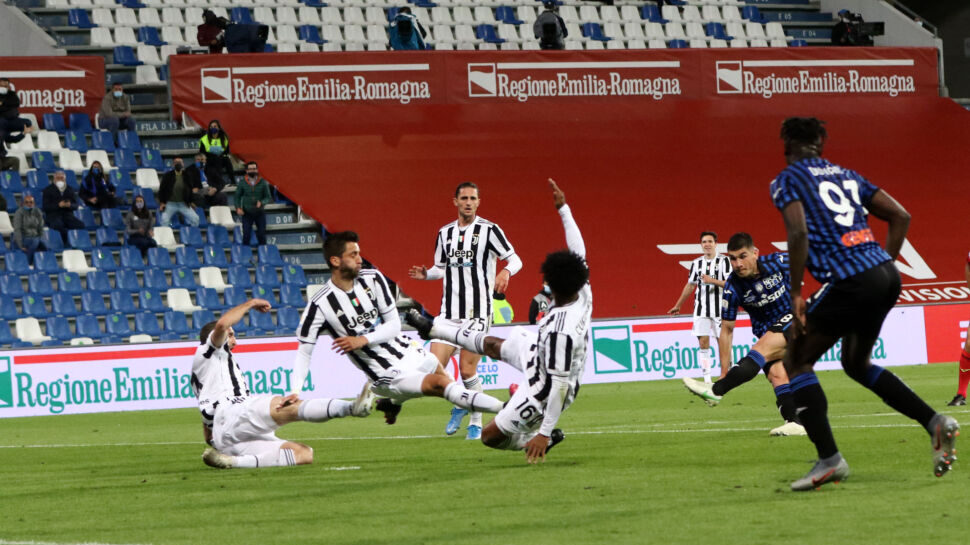 Una grande Atalanta zavorrata dal Var e tradita da Kulusevski: la Coppa Italia va alla Juventus (2-1)