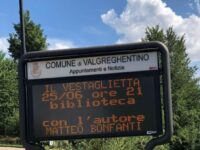 La felicità che mi dà vedere il mio nome sul cartellone luminoso del mio paese, Valgreghentino (a trenta chilometri da Bergamo)