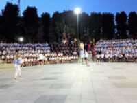 Nell’ anfiteatro di Piazza Setti la Trevigliese ha presentato il settore giovanile. Spettacolare la piazza gremita dai ragazzi