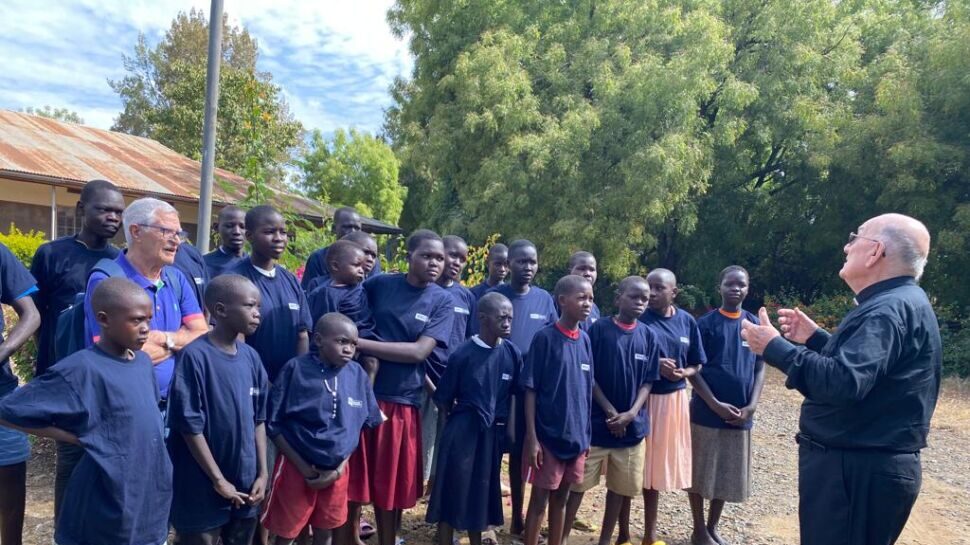 La bella iniziativa dell’Asperiam: magliette arrivate in Uganda