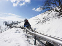 La prima nevicata di stagione dà il via all’inverno fra sci e ciaspolate in vista del Natale nella valle dell’Ossola