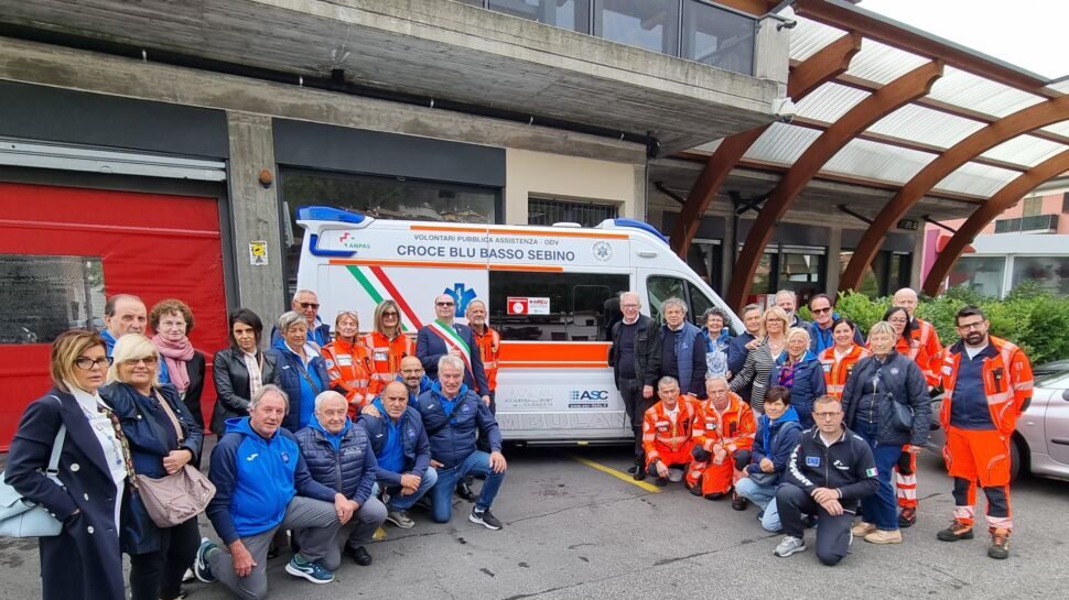 L’Accademia dello Sport per la Solidarietà contribuisce all’acquisto di una nuova ambulanza per la Croce Blu Basso Sebino